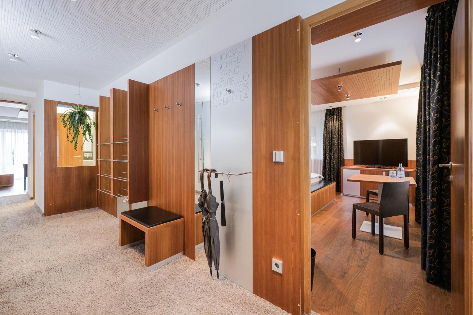 Lindenhof Pure Luxury & Spa Dolcevita Resort Naturns Bagian luar foto