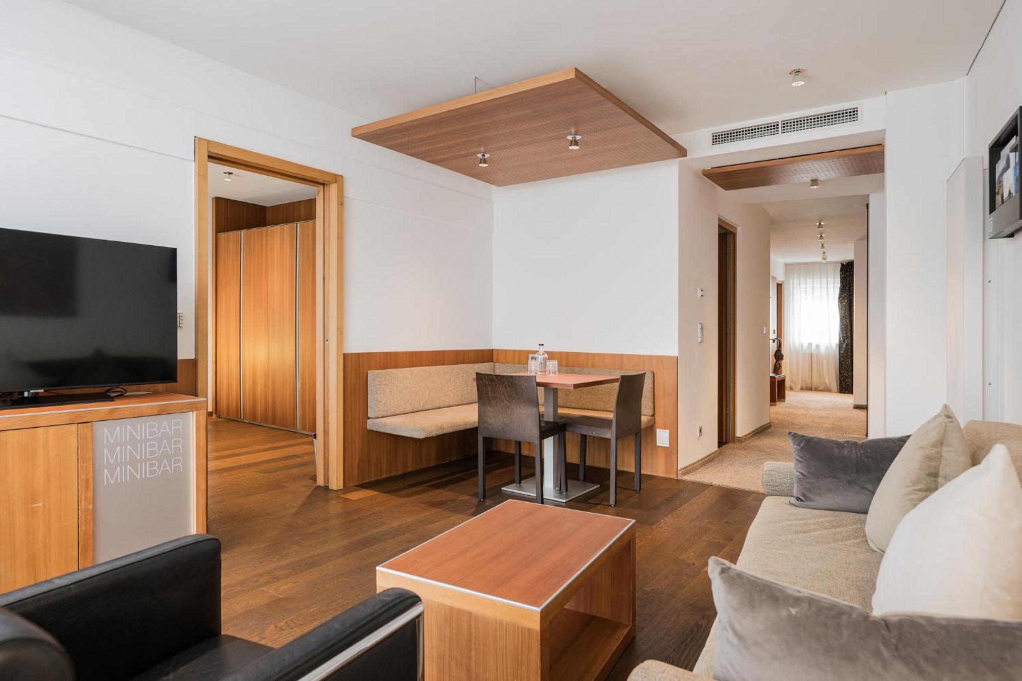 Lindenhof Pure Luxury & Spa Dolcevita Resort Naturns Bagian luar foto