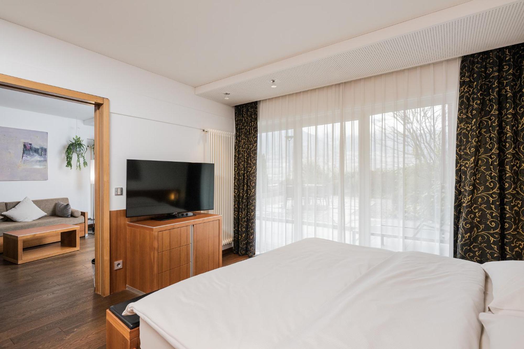 Lindenhof Pure Luxury & Spa Dolcevita Resort Naturns Bagian luar foto