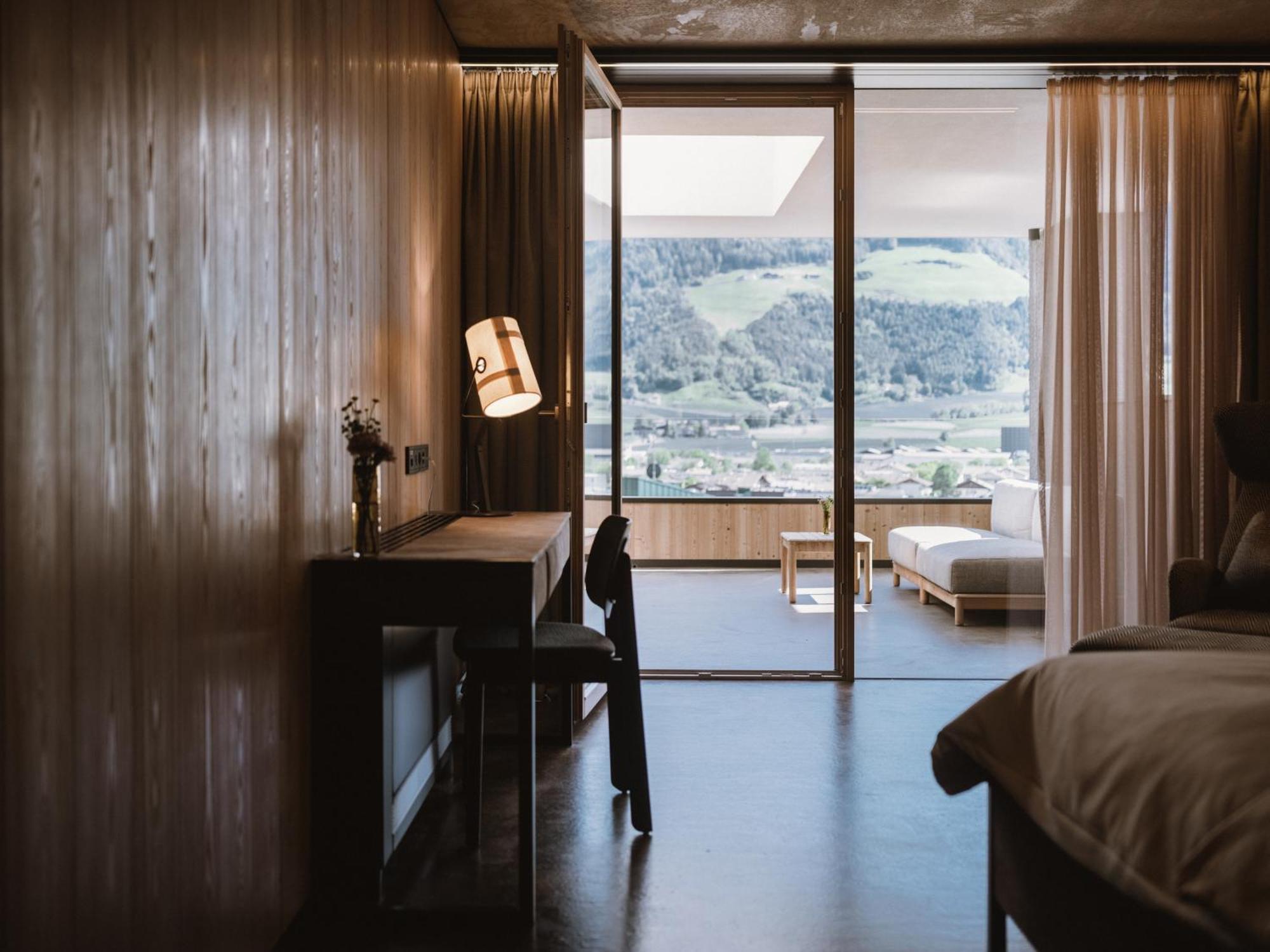 Lindenhof Pure Luxury & Spa Dolcevita Resort Naturns Bagian luar foto